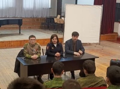 В Колледже культуры и искусств СКГИИ прошла встреча с ветераном СВО и инспекторами ПДН