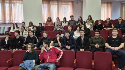 Студенты Колледжа СКГИИ провели акцию «Звонок папе» ко Дню отца