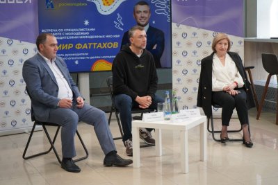 Встреча с заместителем руководителя Федерального агентства по делам молодежи Дамиром Фаттаховым в Центре креативных практик «Арт-Идея»