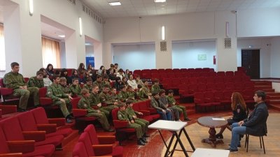 В Колледже культуры и искусств СКГИИ прошла профилактическая беседа со студентами