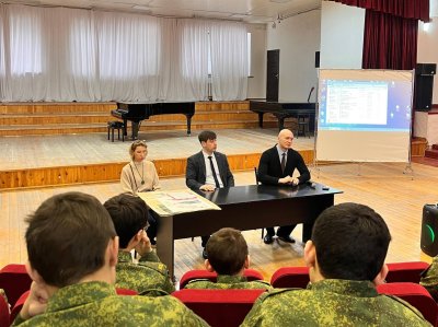 Кадеты и студенты встретились с председателем регионального отделения «Движение Первых»