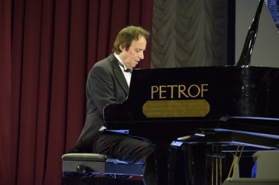 Концерт Сени Сон «Свет семи нот»