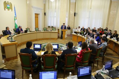 Казбек Коков провел заседание Cовета при Главе КБР по молодежной политике