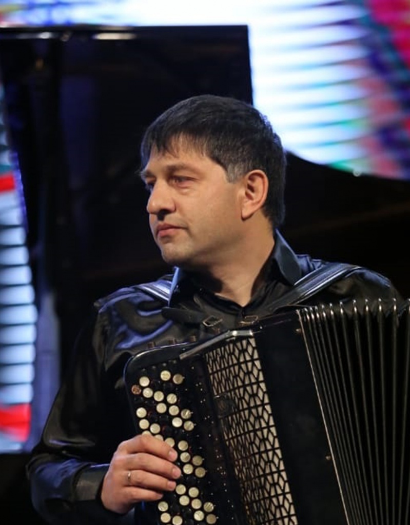 Иван Харибов фото.jpg